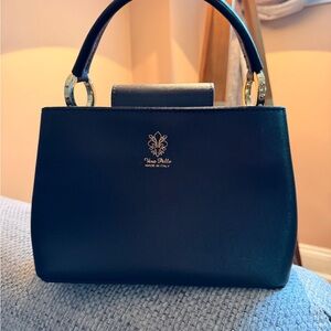 Vera Pelle Elegant Black Satchel